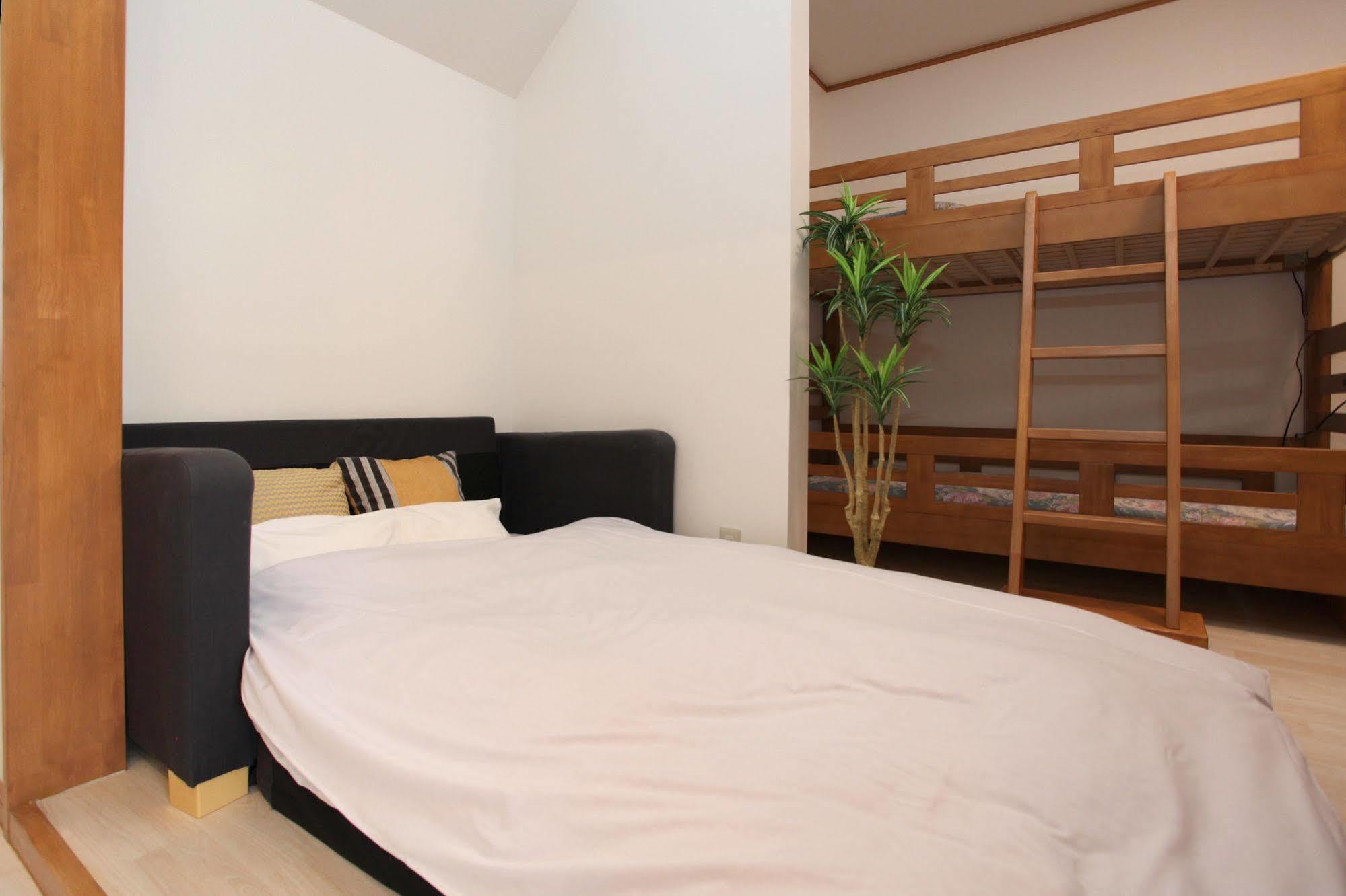 Bed and Breakfast Fujiyama Base à Fujiyoshida Extérieur photo